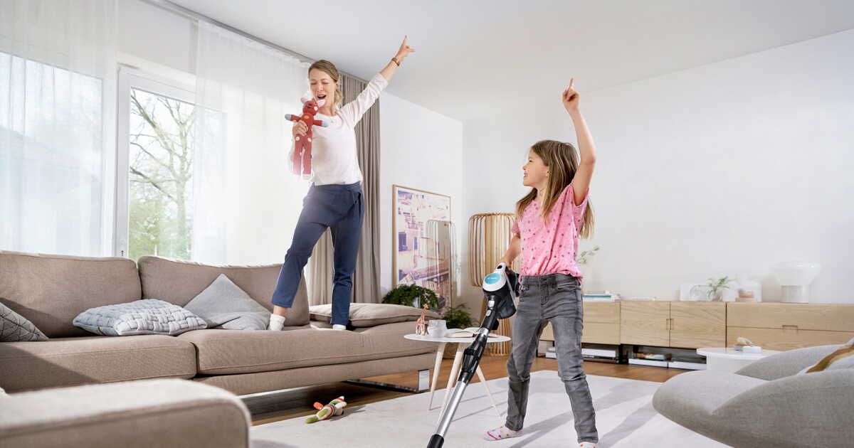 Découvrez l'aspirateur qui rend le ménage à deux plus facile