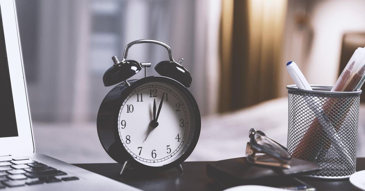 Licenciée pour être trop ponctuelle : le jugement surprenant d'Alicante