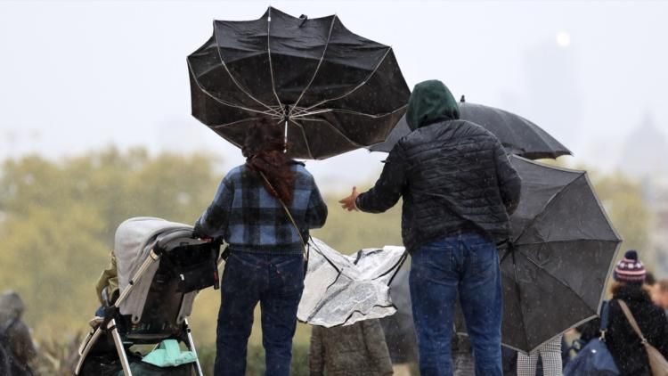 Alerte météo : cinq départements placés en vigilance jaune face aux vents violents