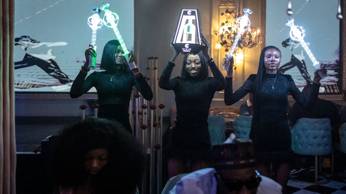 Lagos, capitale du luxe : des dîners-spectacles aux cocktails à 17.000 euros