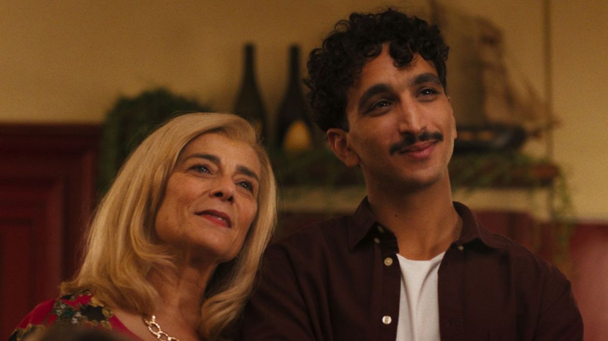 Entre deux cultures : le voyage culinaire de Mehdi dans le film d'Amine Adjina