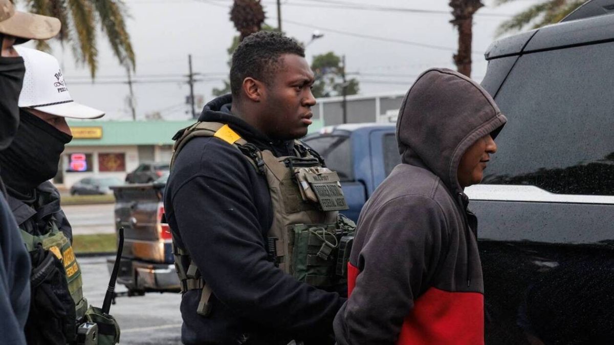 La vague d'arrestations arbitraires de la police de l'immigration aux États-Unis