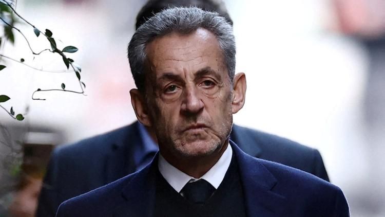Nicolas Sarkozy s'exprime sur son incarcération dans "Journal d'un prisonnier"
