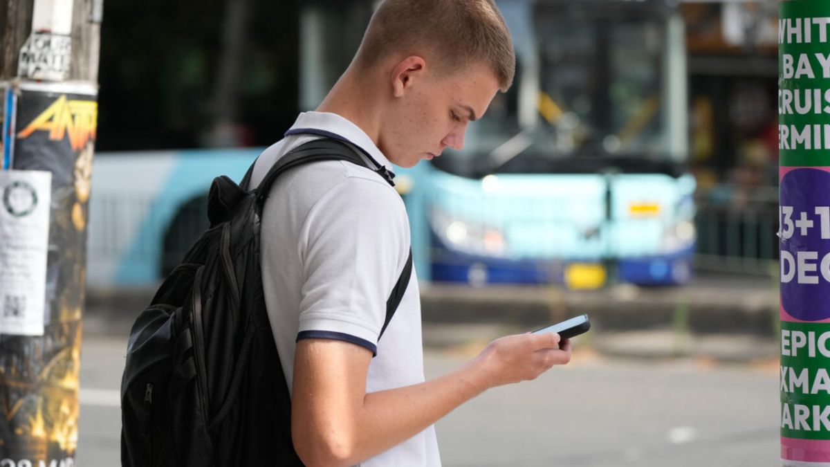 L'Australie s'attaque aux réseaux sociaux pour protéger les jeunes