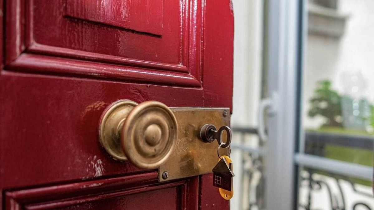 Une retraitée victime d'agression par des squatteurs : un récit bouleversant
