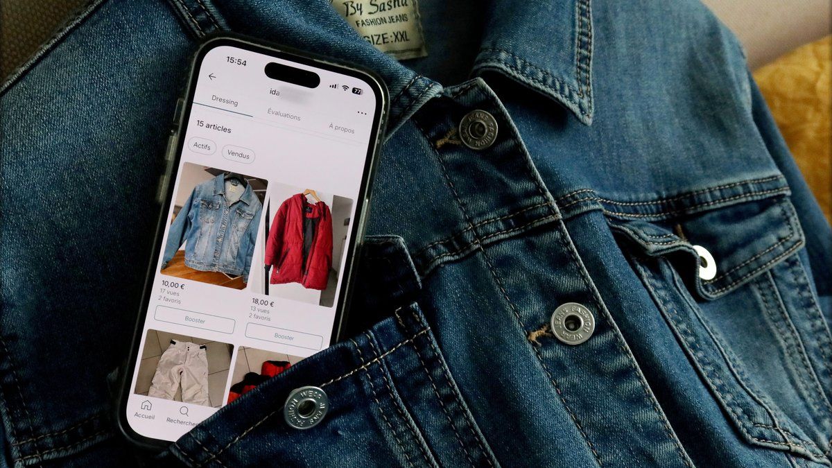 Comment Baptiste gagne 1000 euros par mois en revendant des articles à bas prix sur Vinted