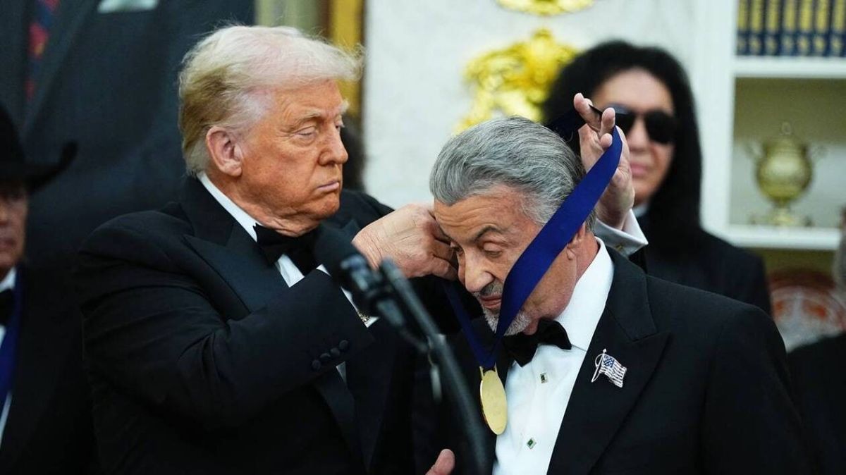 Les mystères du pansement de Donald Trump : le président en pleine forme ?