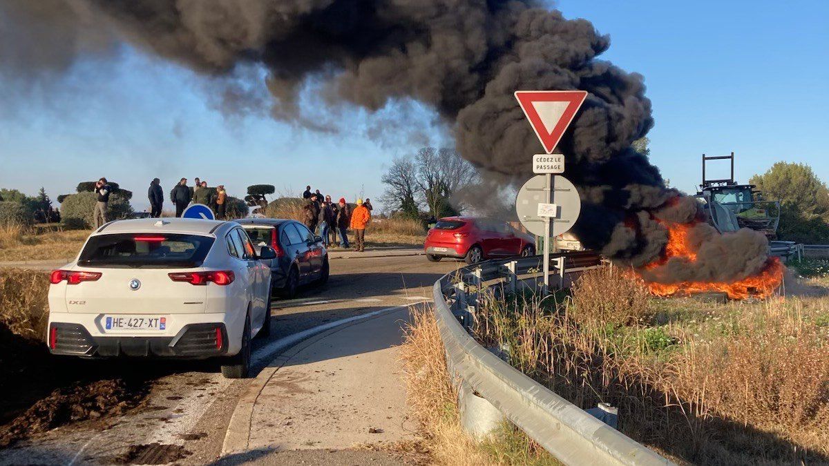 Colère des agriculteurs : un barrage filtrant installé près de Montpellier