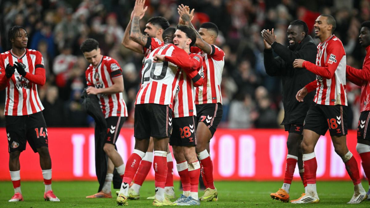 Sunderland célèbre une victoire historique, Arsenal sous pression