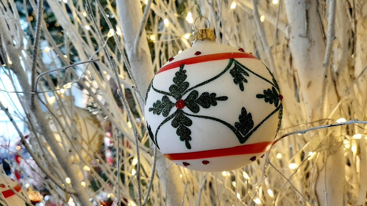 Le saccage des décorations de Noël choque une petite ville du Finistère