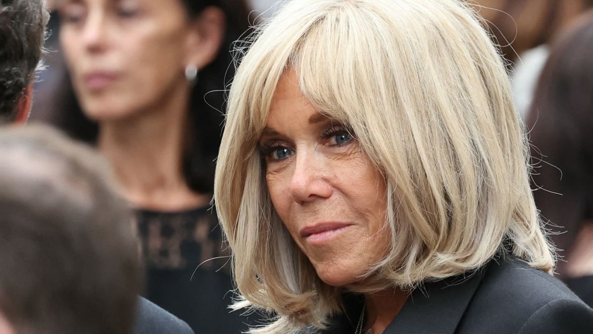 Brigitte Macron à l'index : une plainte pour injure publique portée par des féministes