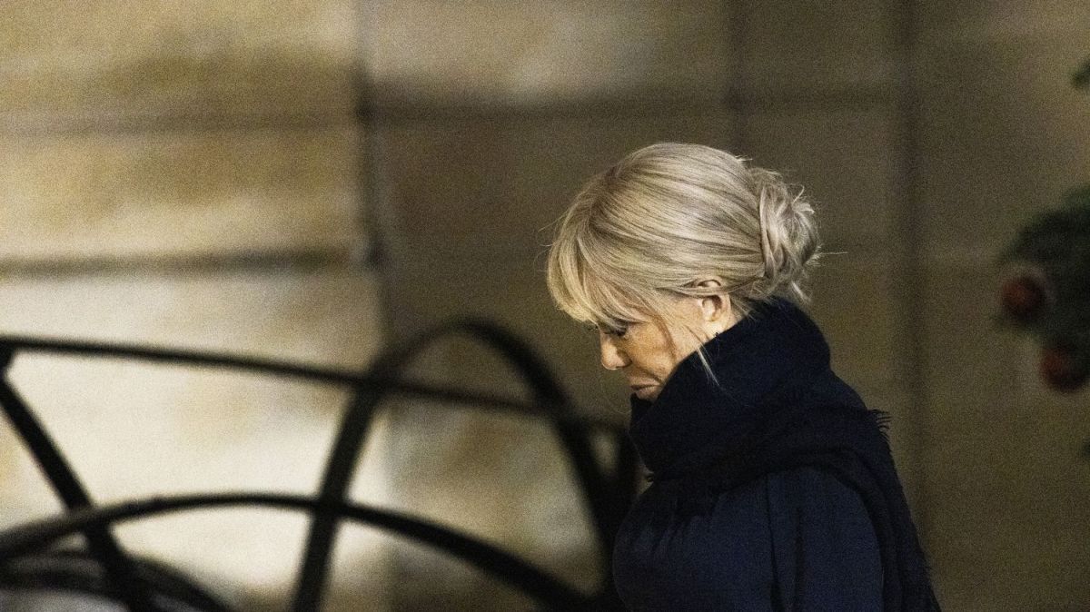 Brigitte Macron s'excuse après ses propos polémiques sur les féministes