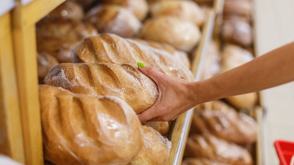Une femme arrêtée après avoir dissimulé des lames de rasoir dans du pain