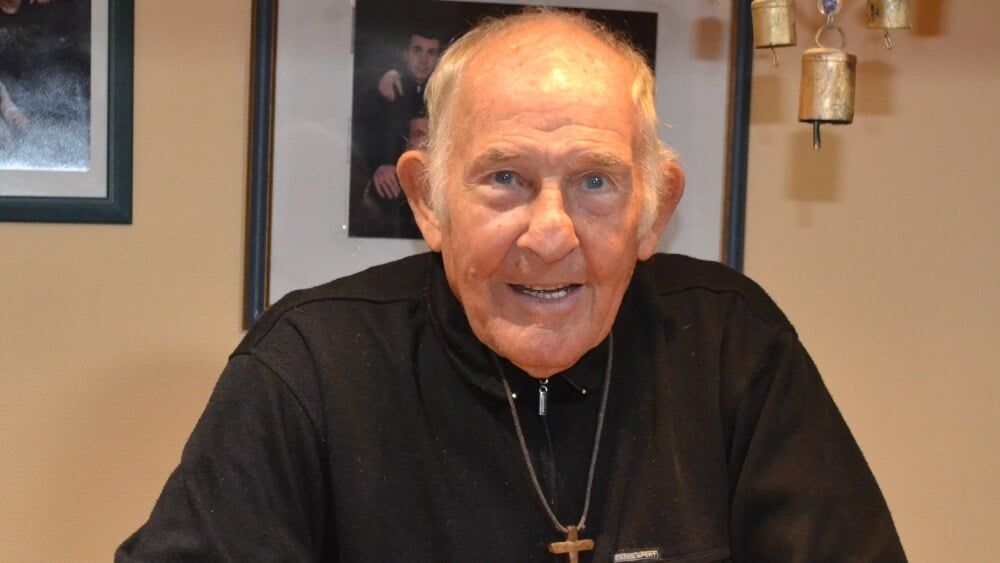 À presque 90 ans, Guy Bouchard montre que la passion n’a pas d’âge