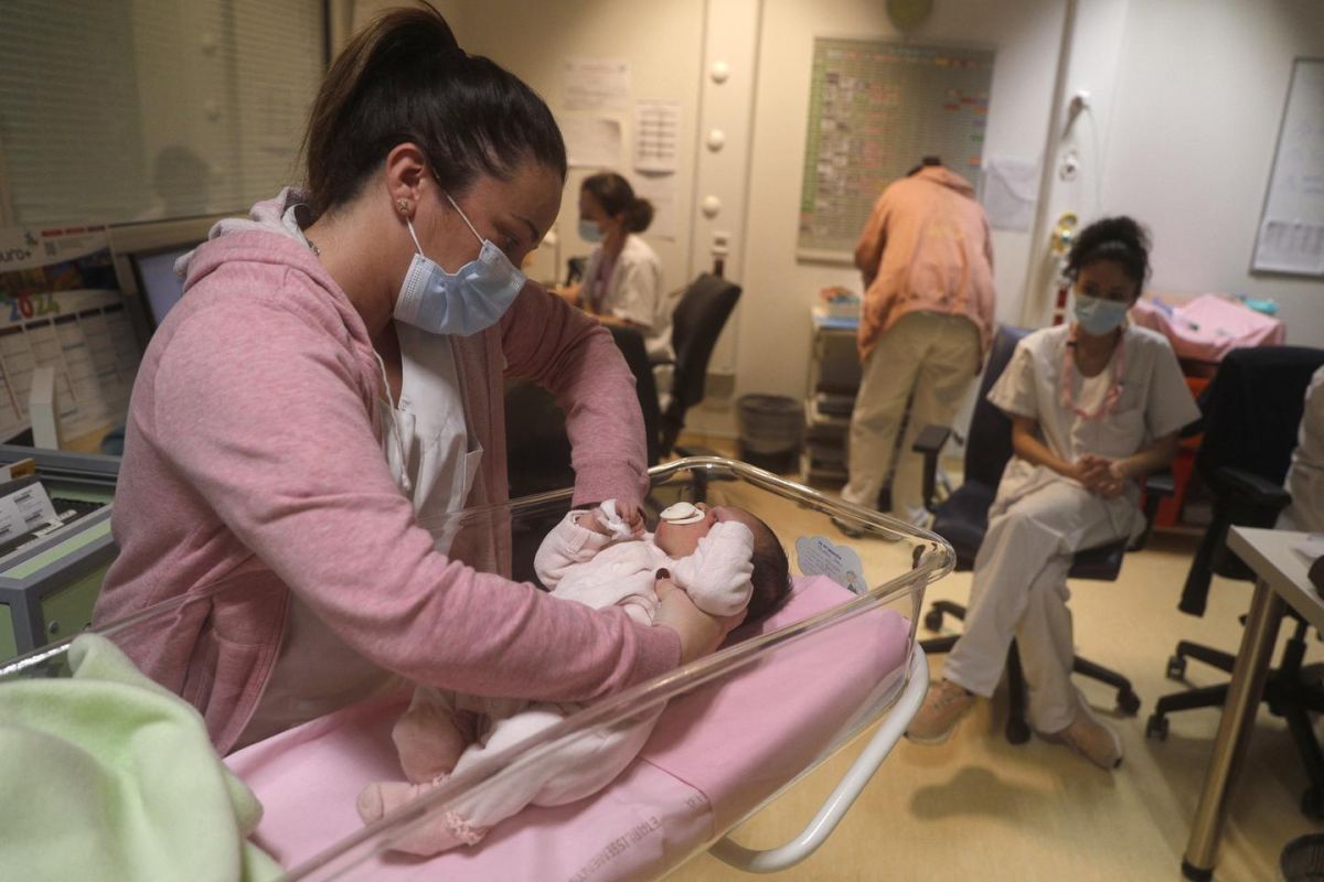 Un nouveau congé de naissance pour les parents à compter de 2026