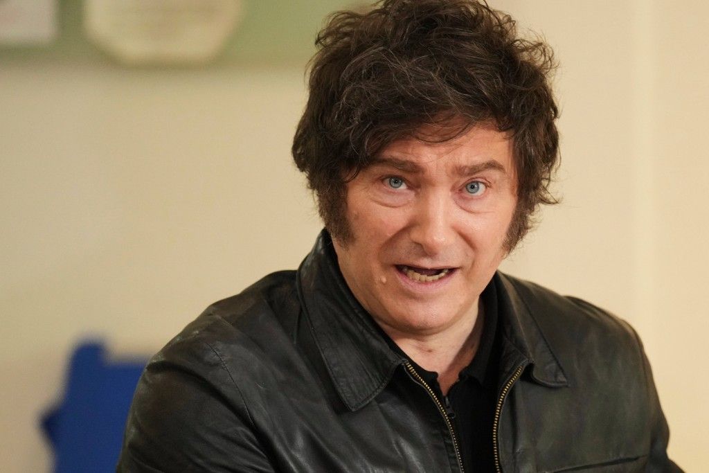 Javier Milei s'attaque à Karl Marx et se moque du socialisme