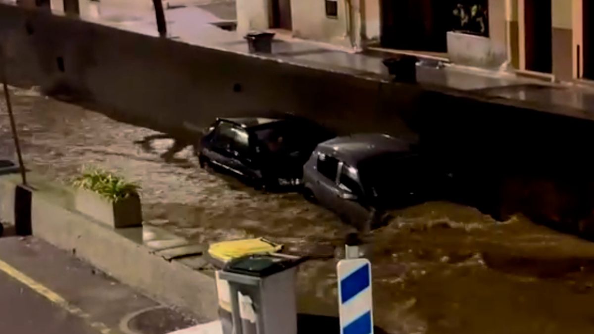 Inondations en Occitanie : l'Agly déborde et emporte des véhicules