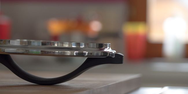 6 astuces ingénieuses pour organiser les couvercles de vos casseroles