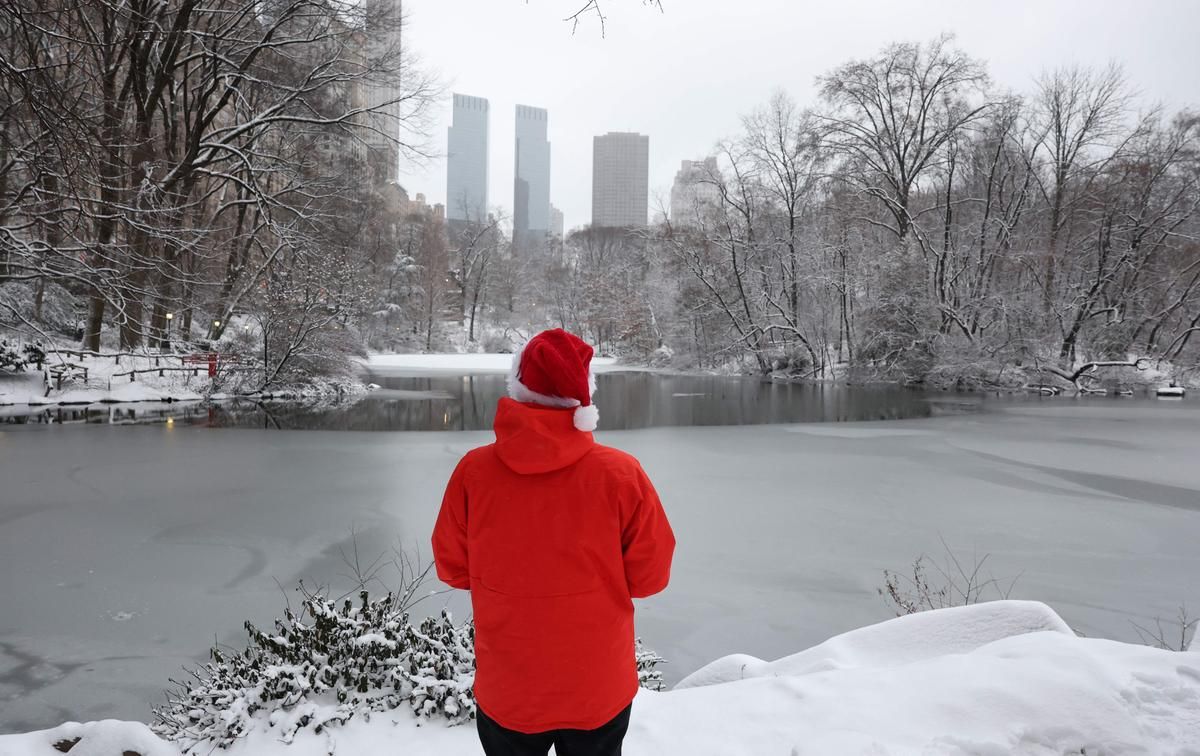 New York sous un manteau de neige : la ville se réveille après une tempête inédite