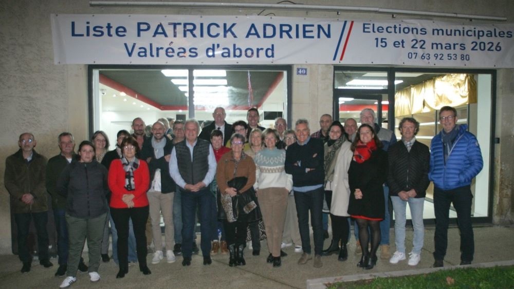 Valréas : Patrick Adrien inaugure sa permanence pour 2026