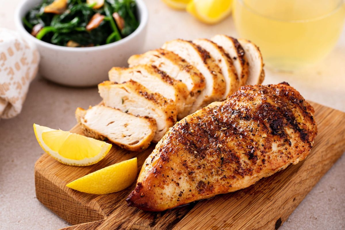 Le secret du poulet tendre : un ingrédient incontournable