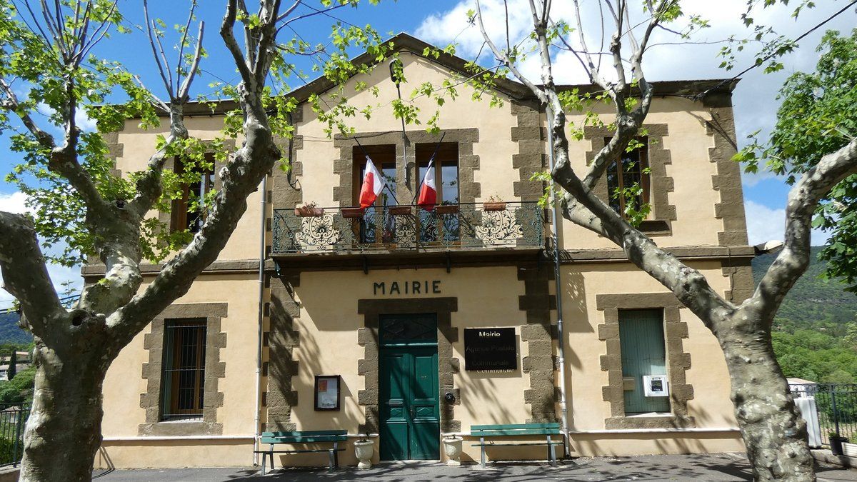 De la fonction de consul à celle de maire : l'évolution de l'administration communale en France