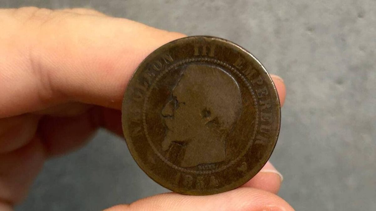 Un plâtrier face à la justice : escroquerie à la fausse monnaie dévoilée à Saumur