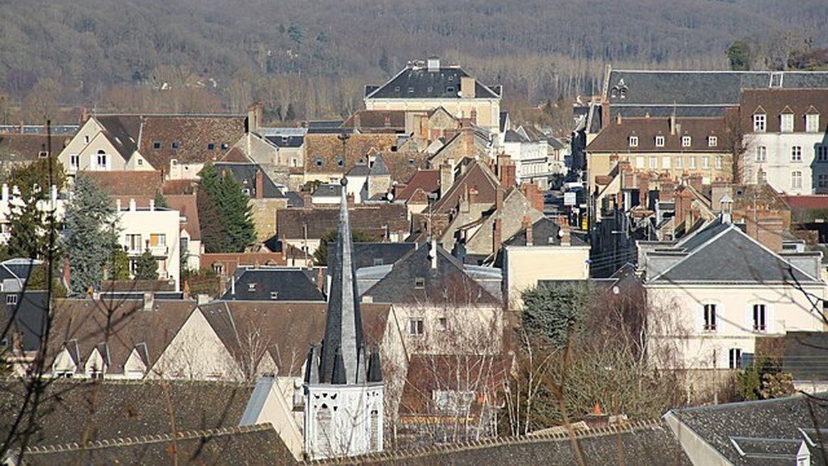 Scandale à Nogent-le-Rotrou : une radiation qui secoue les municipales