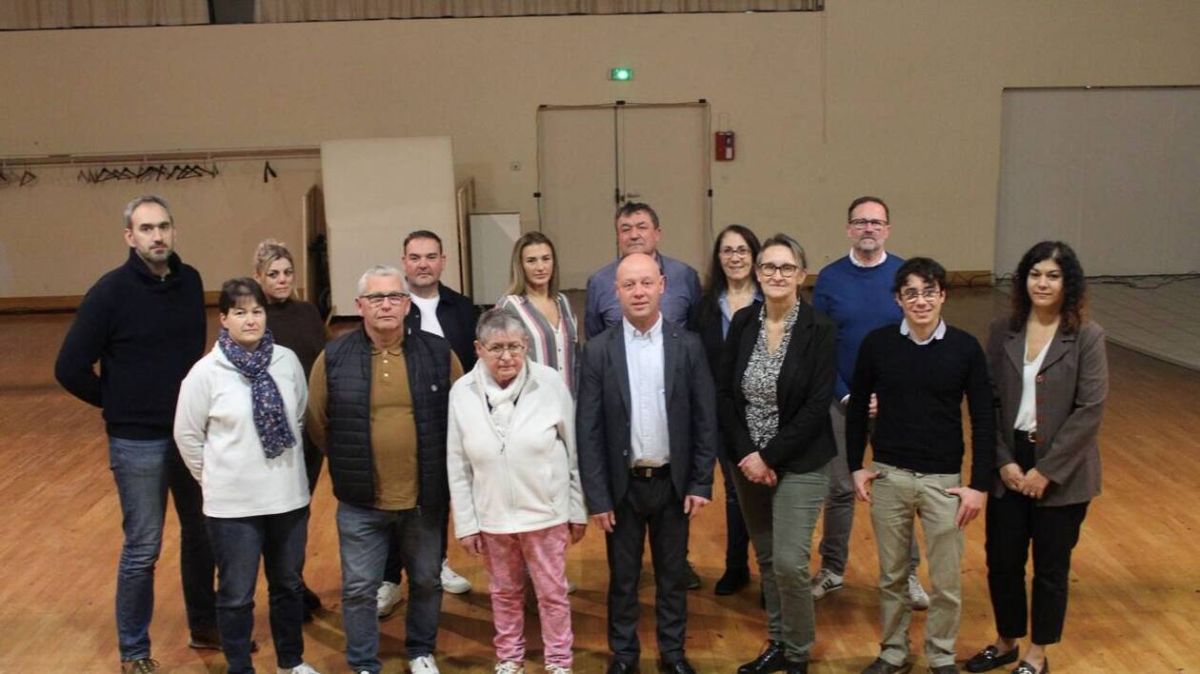 Arnaud Bulenger présente sa nouvelle équipe pour Saint-Baudelle en vue des municipales 2026