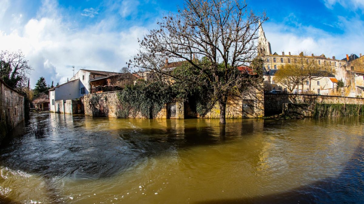 Crues en Garonne : des mesures d'urgence face à une situation critique