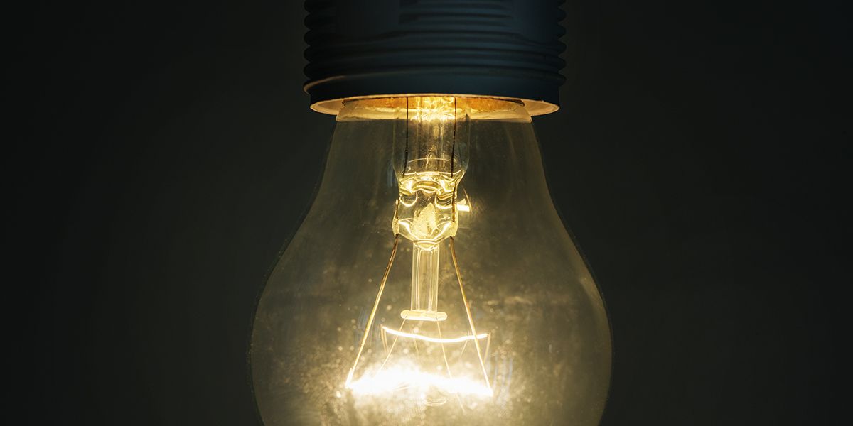 Débarrasser un culot d'ampoule cassée : nos astuces pratiques