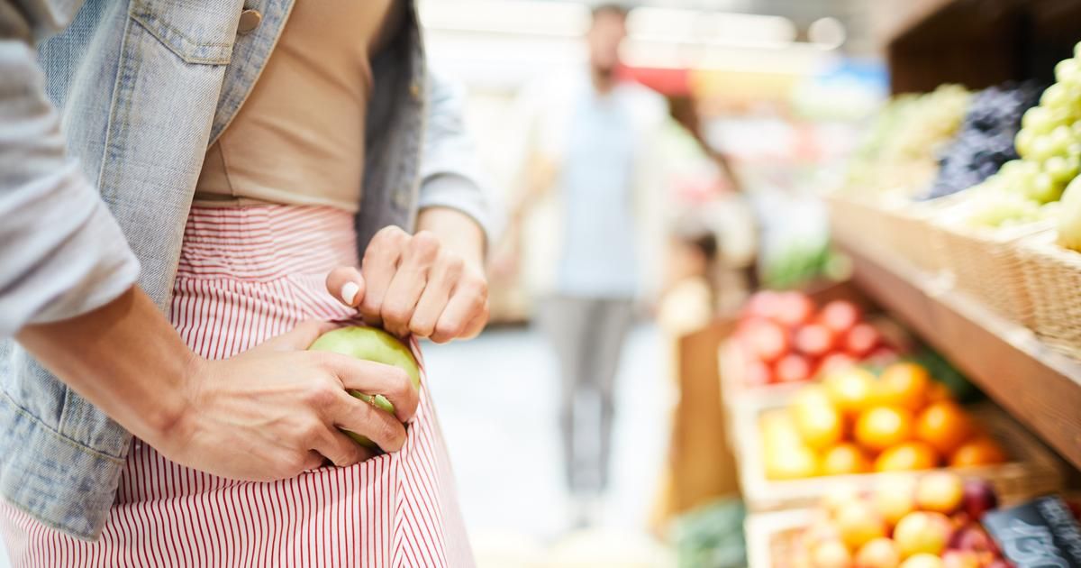 Une nouvelle loi pour contrer le vol à l'étalage : entre surveillance et protection des commerçants