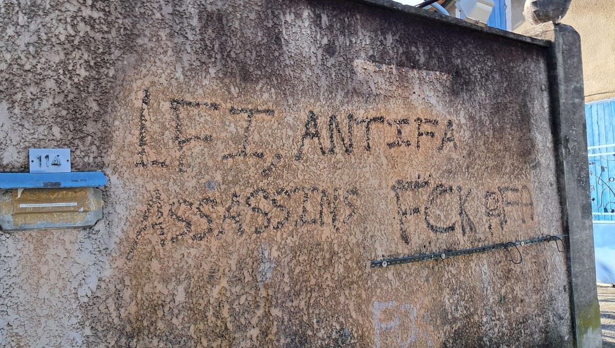 Des tags en hommage à Quentin Deranque secouent Carpentras
