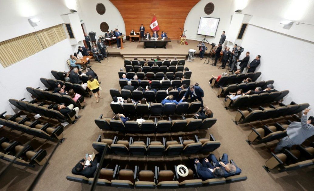 José Maria Balcazar devient président par intérim du Pérou après une nouvelle crise politique