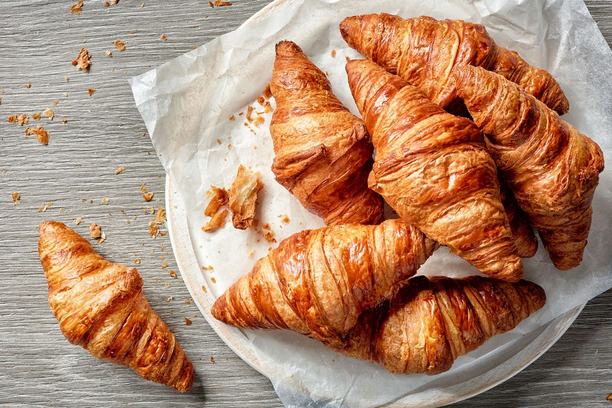 les secrets croustillants derrière le croissant au beurre