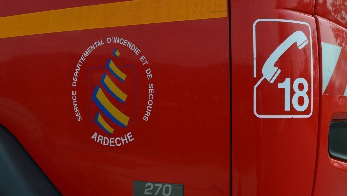 Urgente opération de sauvetage à Saint-Julien-du-Gua suite à une chute d'automobiliste