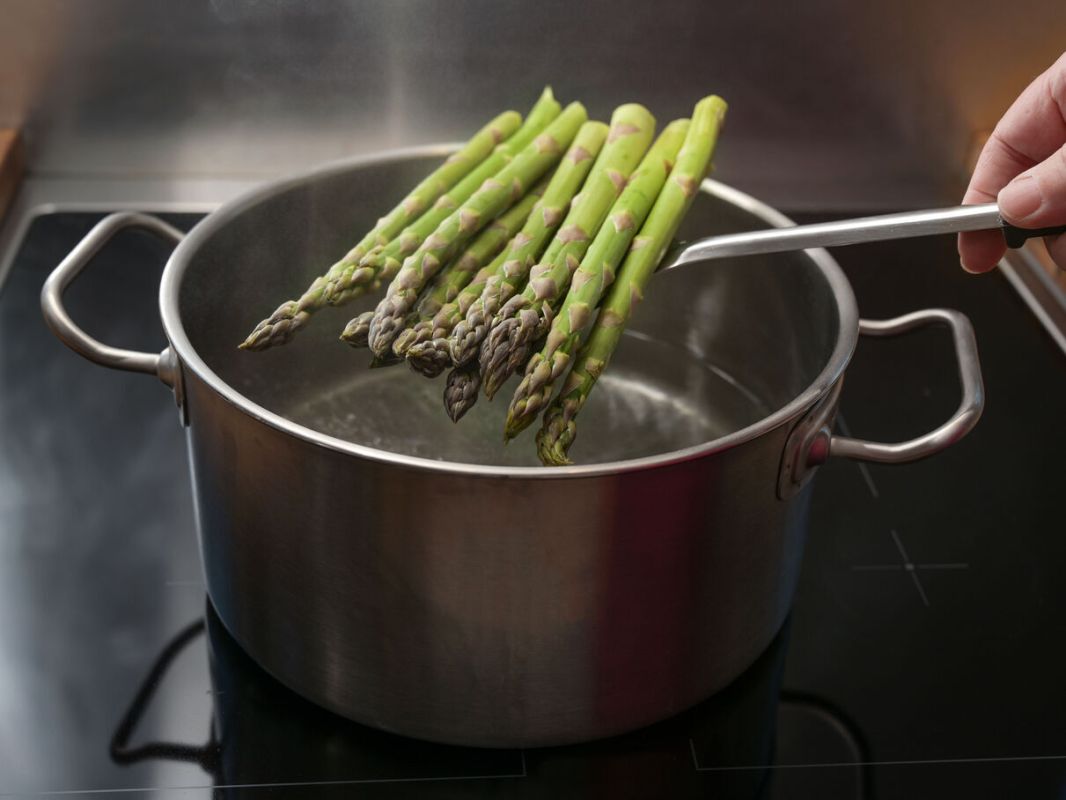 Asperges : découvrez 9 recettes légères pour célébrer le printemps