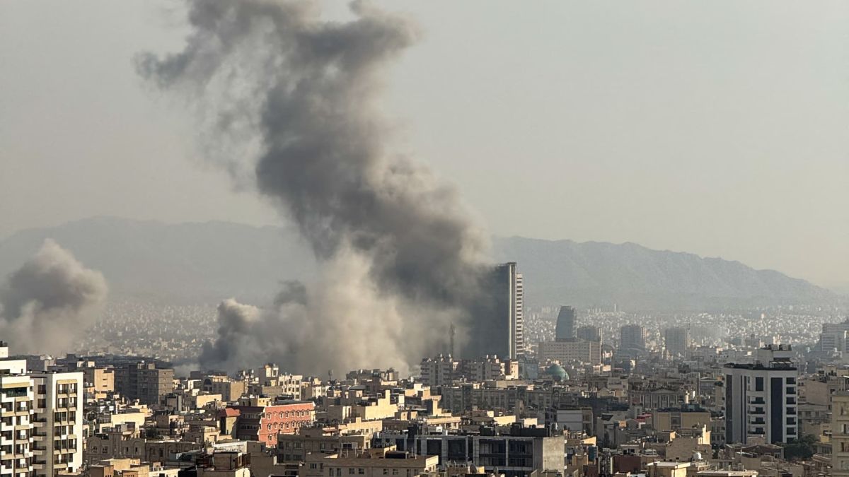 Retrouvailles émouvantes : un exilé iranien retrouve sa famille en Arménie