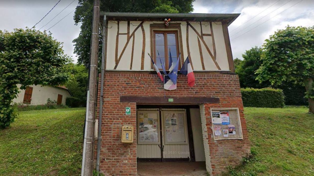 un village insolite : la mairie de courcelles-sous-thoix fait parler d'elle