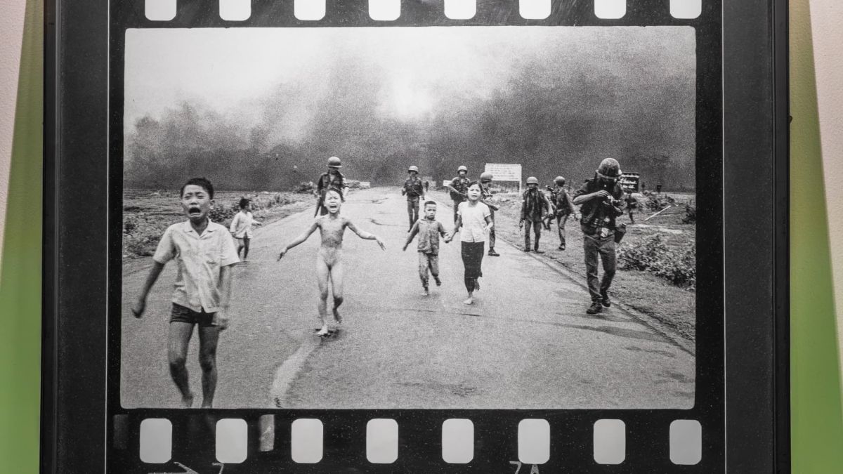 La controverse de la petite fille au napalm : Nick Ut porte plainte contre Netflix