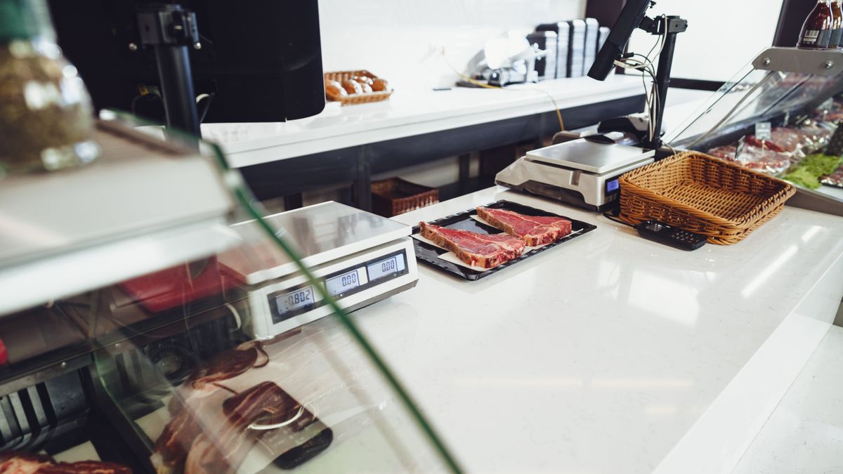 Une tragédie en plein jour : le boucher poignardé devant sa boutique