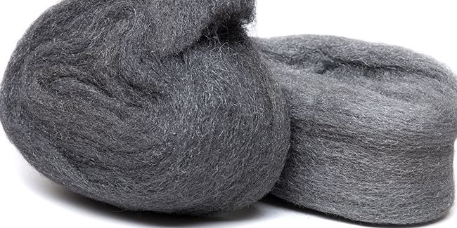 Laine d'acier et paille de fer : des alliées indispensables en bricolage