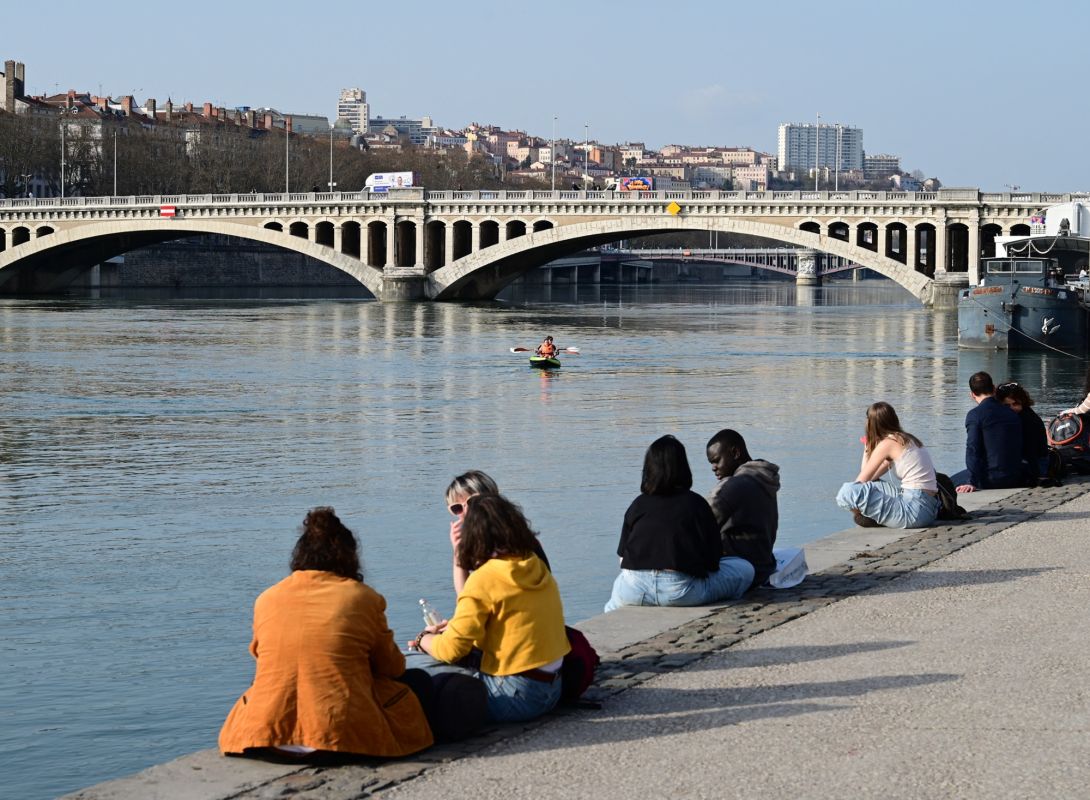 Une chaleur inattendue s'installe en France : l'été avant l'heure ?