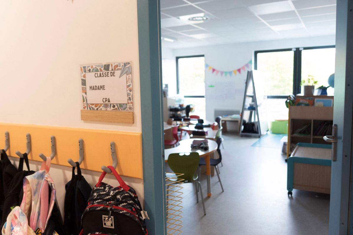 Paris : des animateurs et un compagnon d'institutrice déférés pour agression de mineurs