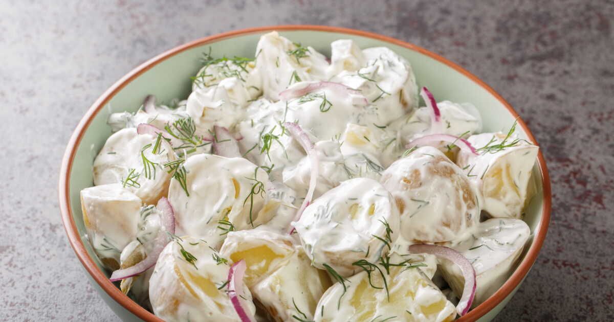 Salade de pommes de terre croustillantes : la recette facile qui change