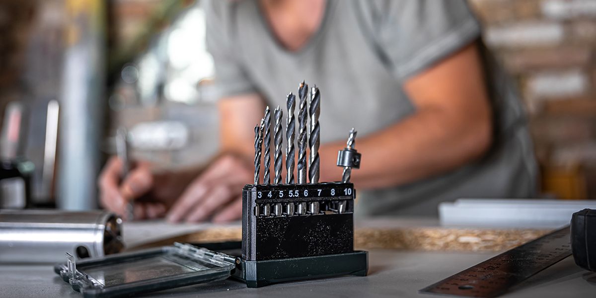 Bien choisir ses mèches et forets : le guide complet pour percer à coup sûr