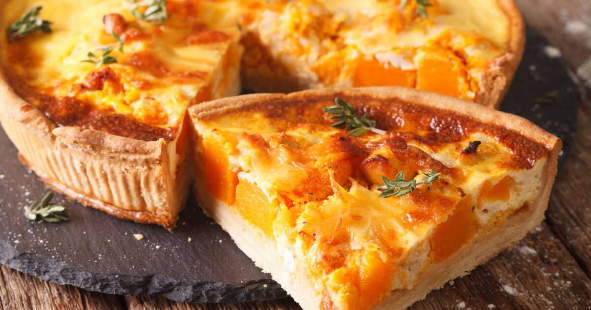 Une quiche réconfortante à la butternut et au chèvre à découvrir cet automne