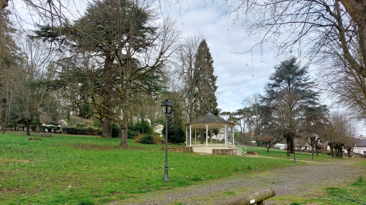 Pourquoi les biens immobiliers haut de gamme autour de Poitiers attirent tant d'acheteurs