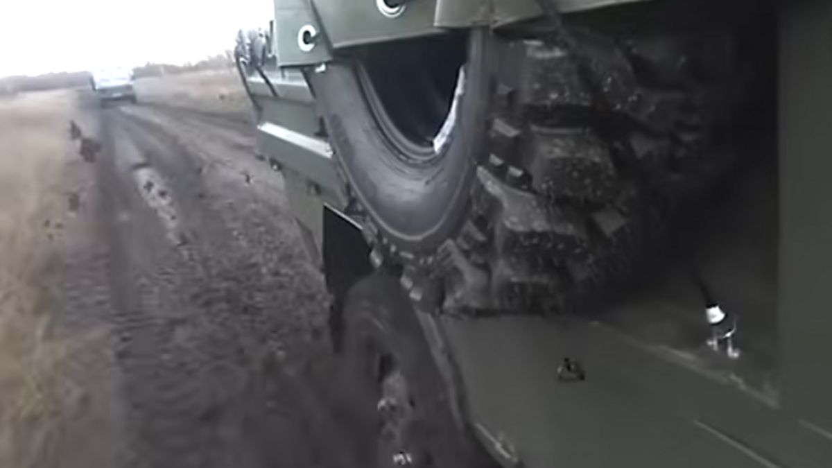 Ukraine : destruction d'un véhicule russe Ulan, reflet des défis logistiques