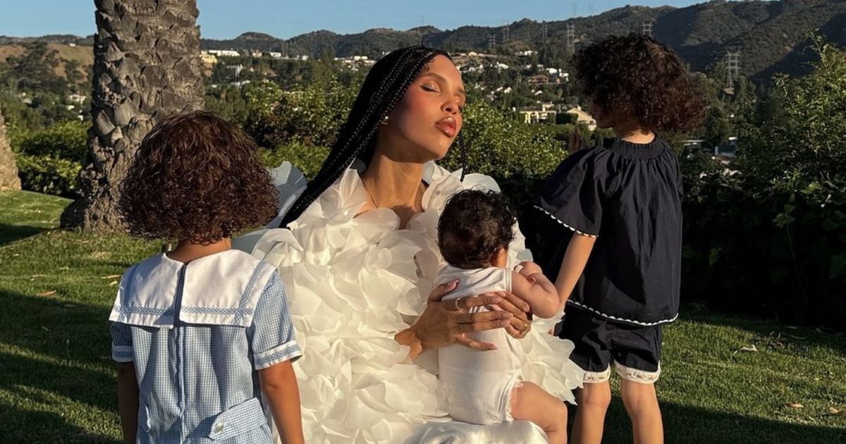 Qui est Nara Smith, la femme parfaite qui soulève les passions sur les réseaux sociaux ?